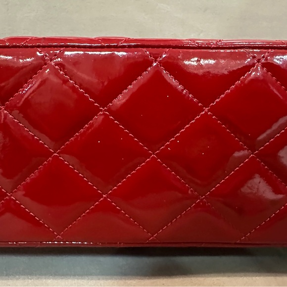 Chanel Maxi Patent - Picture 12 of 12